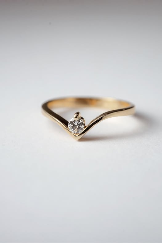 ZARUČNIČKI PRSTEN S BRILJANTOM