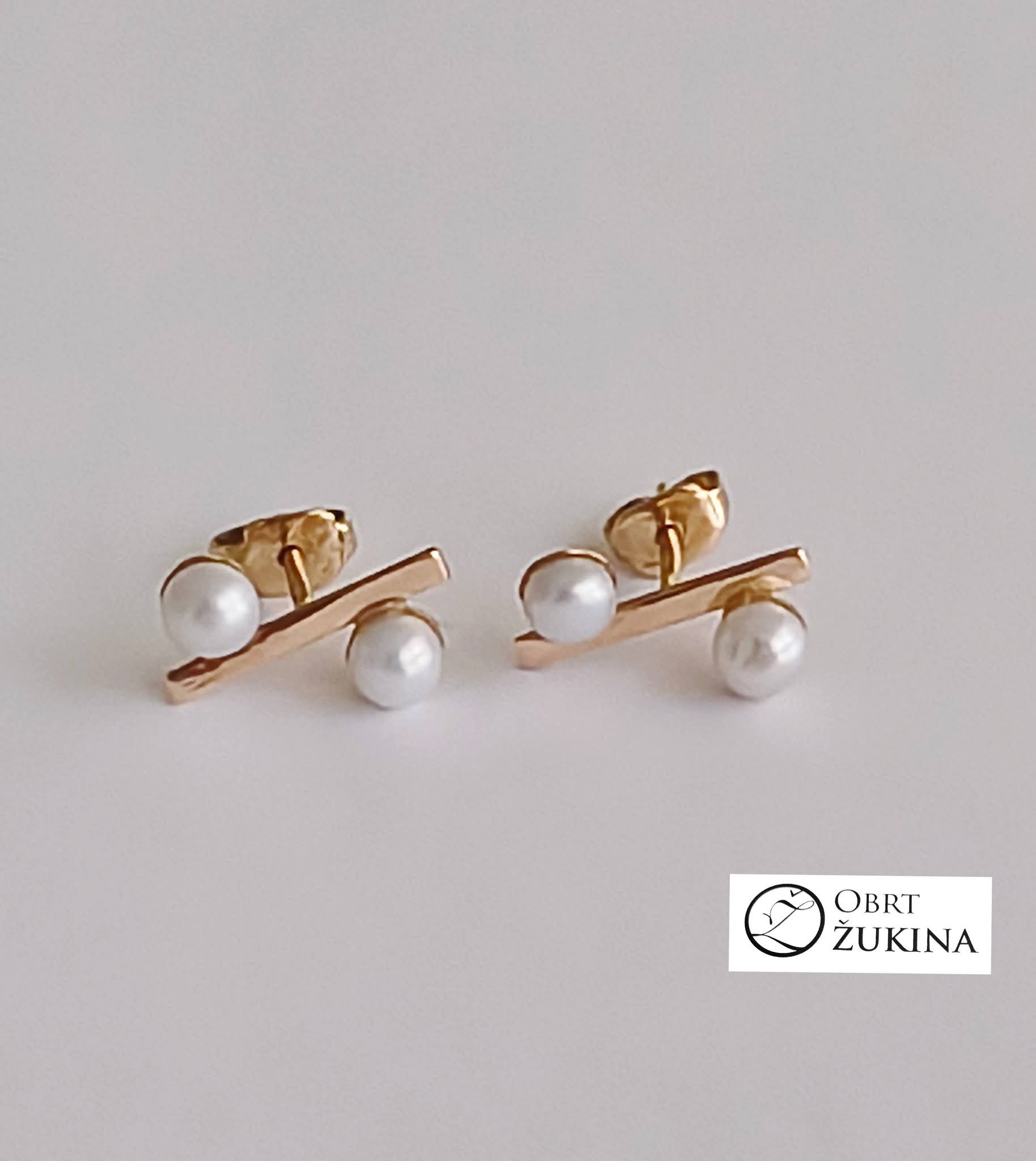ZLATNE NAUŠNICE S BISERIMA